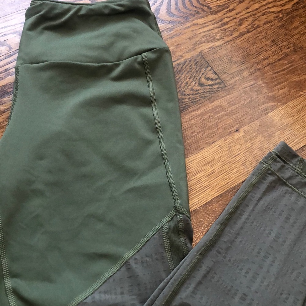 Women’s North Face army green legging